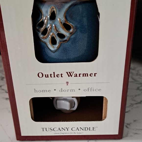 NWT Blue Ceramic Outlet Warmer - Picture 6 of 6